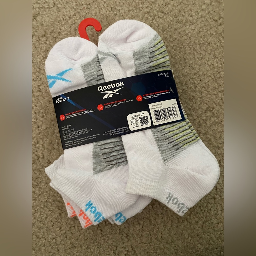 Women’s Reebok Socks - Picture 2 of 3